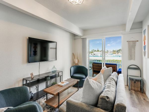 San Diego Two Bedroom Condo With Bay View Sleeps 5 Guests