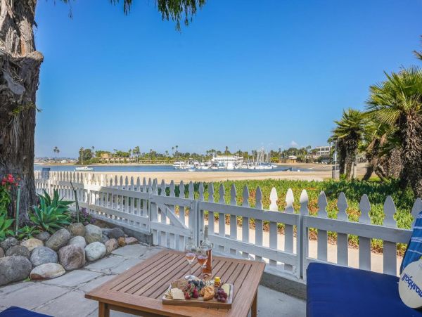 San Diego Two Bedroom Condo With Bay View Sleeps 5 Guests