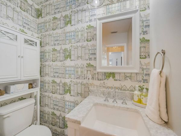 Lovely 3 Bedroom Home with Private Pool & Dock