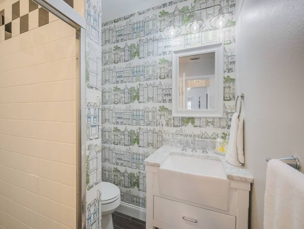 Lovely 3 Bedroom Home with Private Pool & Dock