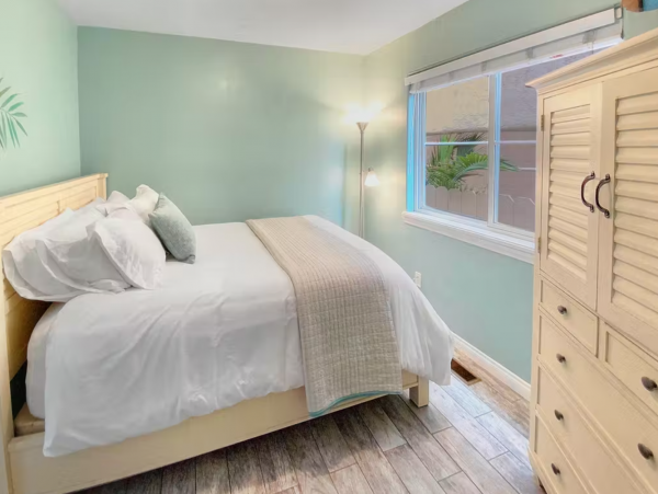 4 plus loft modern townhome Near Pacific Beach