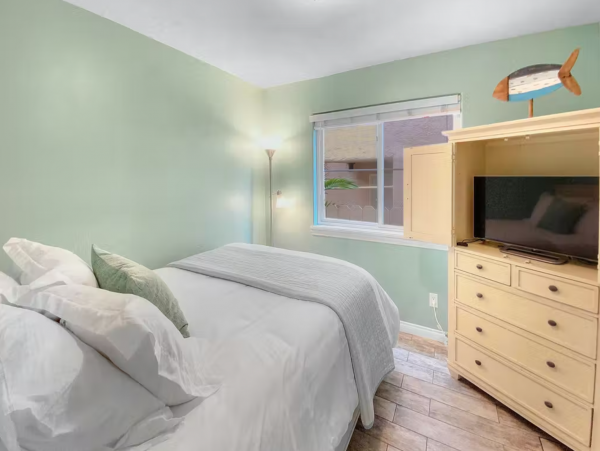 4 plus loft modern townhome Near Pacific Beach