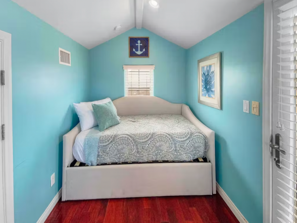 4 plus loft modern townhome Near Pacific Beach
