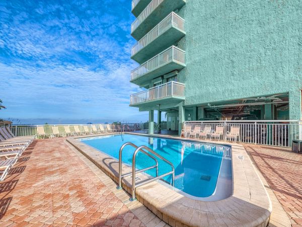 Beach Front One Bedroom Vacation Condo in Indian Shores
