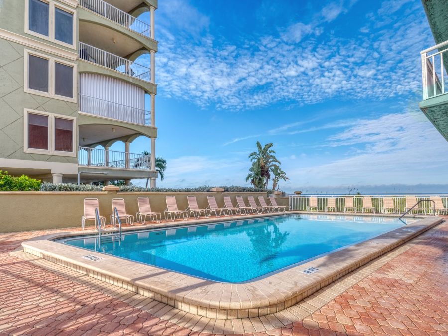 Beach Front One Bedroom Vacation Condo in Indian Shores