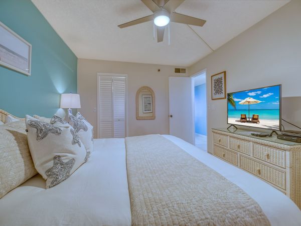 Beach Front One Bedroom Vacation Condo in Indian Shores