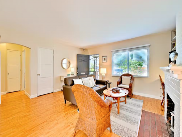 Remodeled duplex Walk to Kellogg Beach