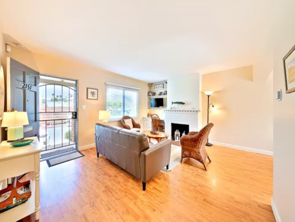 Remodeled duplex Walk to Kellogg Beach