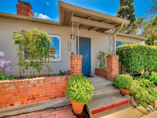 Remodeled duplex Walk to Kellogg Beach