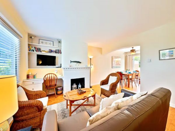 Remodeled duplex Walk to Kellogg Beach