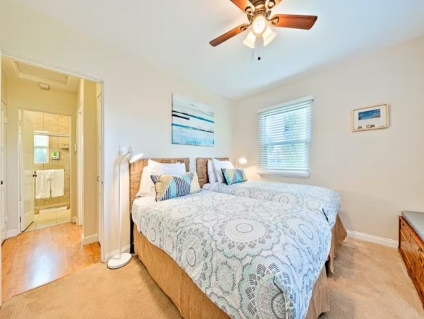 Remodeled duplex Walk to Kellogg Beach