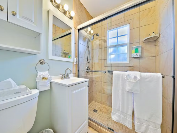 Remodeled duplex Walk to Kellogg Beach