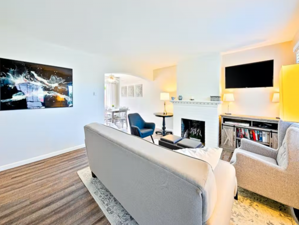 Remodeled duplex Walk to Kellogg Beach