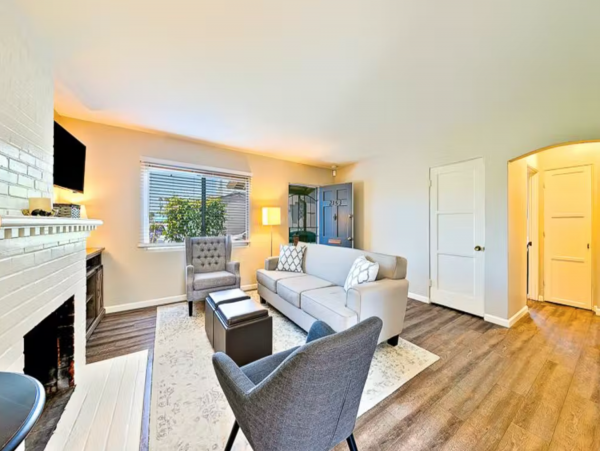 Remodeled duplex Walk to Kellogg Beach