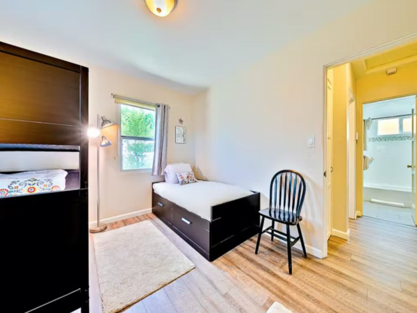 Remodeled duplex Walk to Kellogg Beach