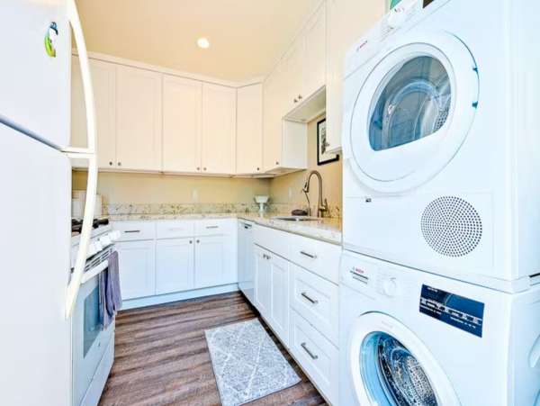 Remodeled duplex Walk to Kellogg Beach