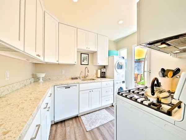 Remodeled duplex Walk to Kellogg Beach