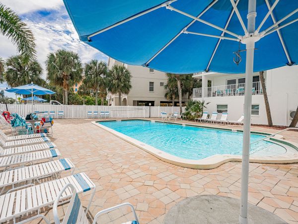 Indian Rocks Beach Two Bedroom Condo with Breathtaking Waterway Views