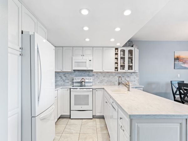 Indian Rocks Beach Two Bedroom Condo with Breathtaking Waterway Views