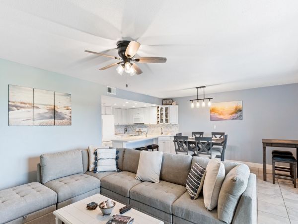 Indian Rocks Beach Two Bedroom Condo with Breathtaking Waterway Views