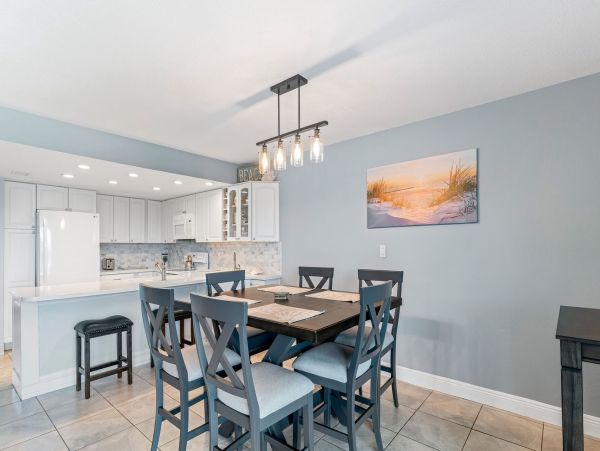 Indian Rocks Beach Two Bedroom Condo with Breathtaking Waterway Views