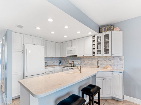 Indian Rocks Beach Two Bedroom Condo with Breathtaking Waterway Views