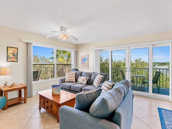 On Beach Vacation Condo in Indian Shores with Gulf Views