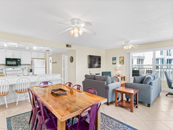 On Beach Vacation Condo in Indian Shores with Gulf Views