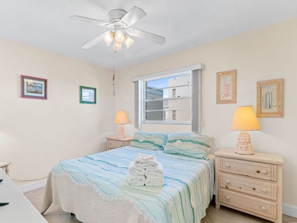 On Beach Vacation Condo in Indian Shores with Gulf Views