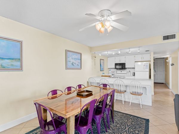 On Beach Vacation Condo in Indian Shores with Gulf Views