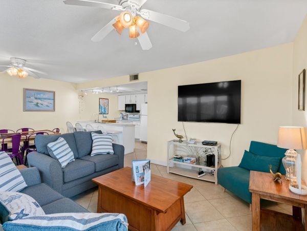 On Beach Vacation Condo in Indian Shores with Gulf Views