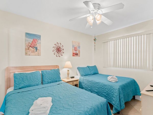 On Beach Vacation Condo in Indian Shores with Gulf Views