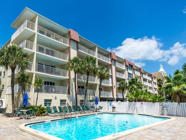 On Beach Vacation Condo in Indian Shores with Gulf Views