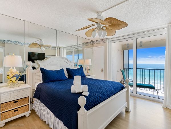 Three Bedroom Lovely Condo Gulf Front