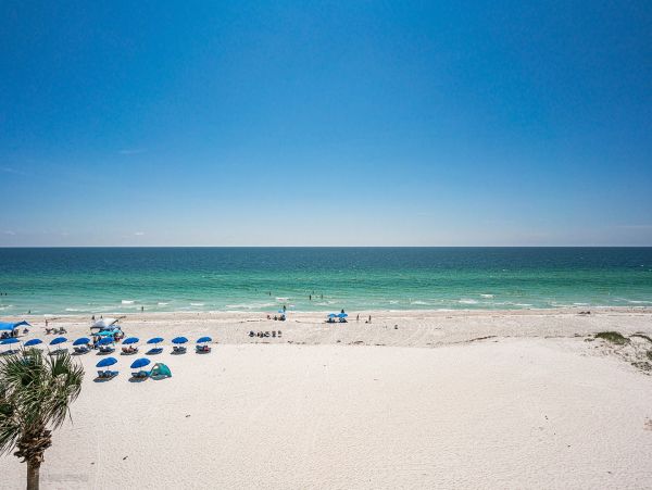 Three Bedroom Lovely Condo Gulf Front
