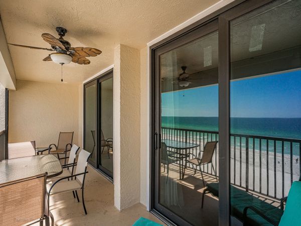 Three Bedroom Lovely Condo Gulf Front