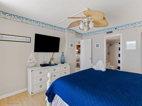 Three Bedroom Lovely Condo Gulf Front