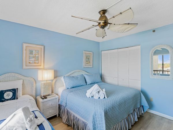 Three Bedroom Lovely Condo Gulf Front