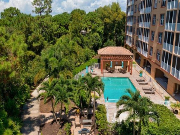 Bonita Springs Condo 1011337