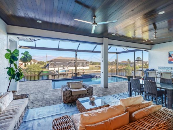 Cape Coral Vacation Home Three Bedroom with Pool