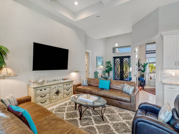 Cape Coral Vacation Home Three Bedroom with Pool