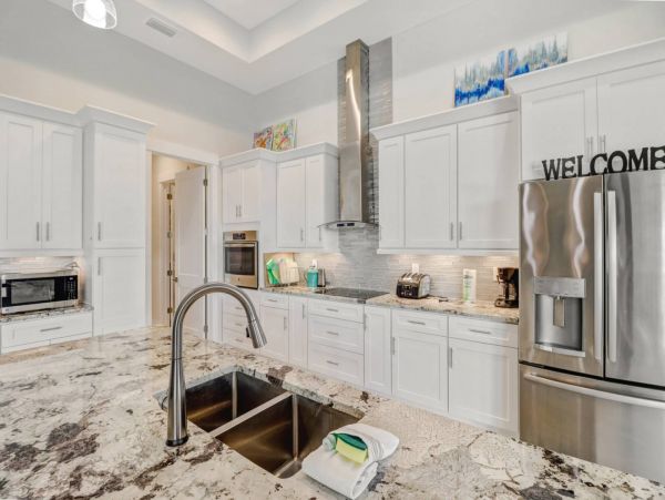 Cape Coral Vacation Home Three Bedroom with Pool