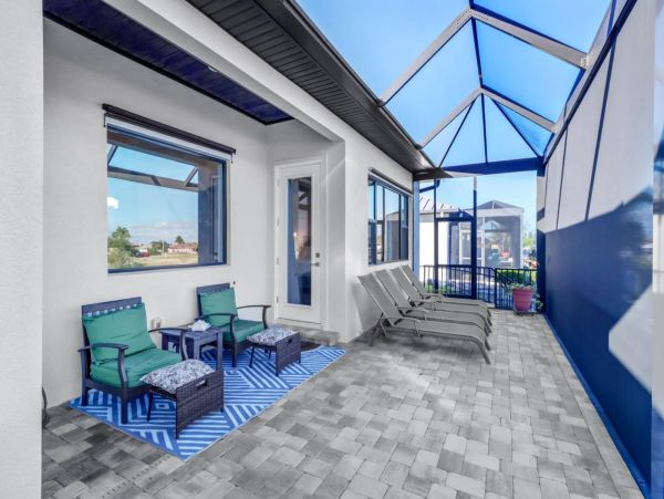 Cape Coral Vacation Home Three Bedroom with Pool