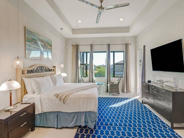 Cape Coral Vacation Home Three Bedroom with Pool