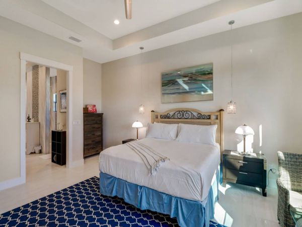 Cape Coral Vacation Home Three Bedroom with Pool