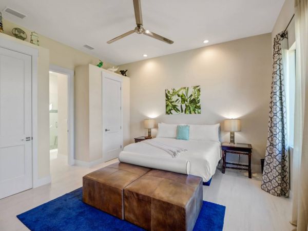 Cape Coral Vacation Home Three Bedroom with Pool