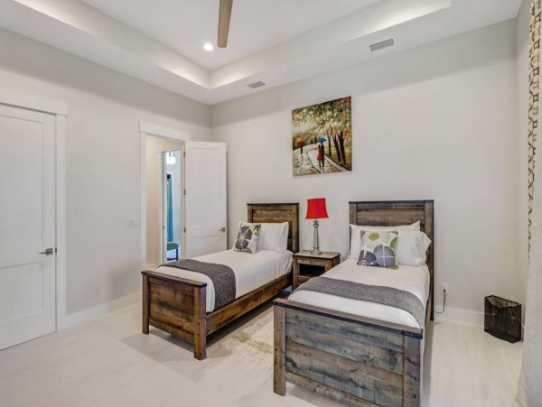 Cape Coral Vacation Home Three Bedroom with Pool