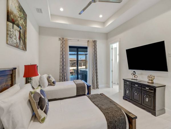Cape Coral Vacation Home Three Bedroom with Pool