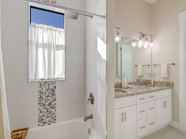 Cape Coral Vacation Home Three Bedroom with Pool