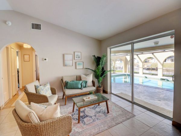 Cape Coral Home 1011343